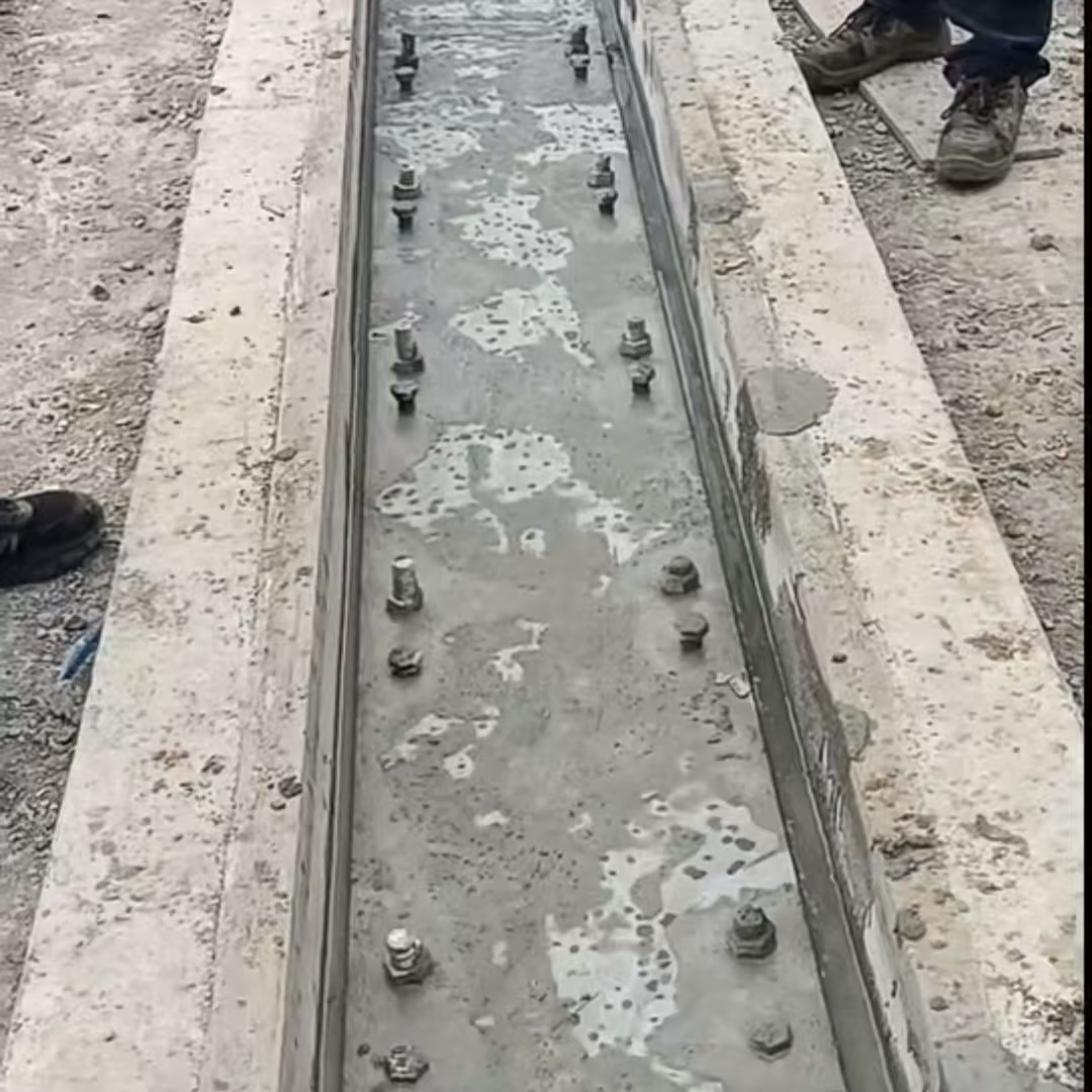 樟树港口码头起重机龙门吊重型机械设备稳固用早强快凝轨道胶泥